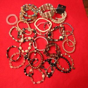 LARGE LOT of diverse, vintage expandable bracelets - GORGEOUS condition